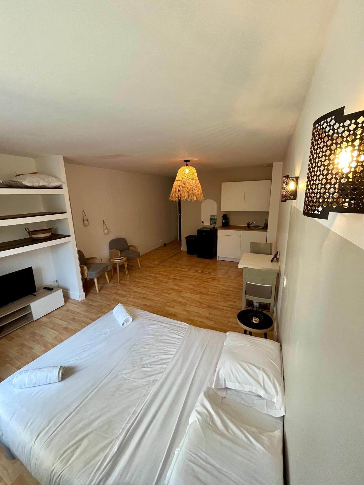 Appartement Chloe Du Lac Montferrat  Zewnętrze zdjęcie